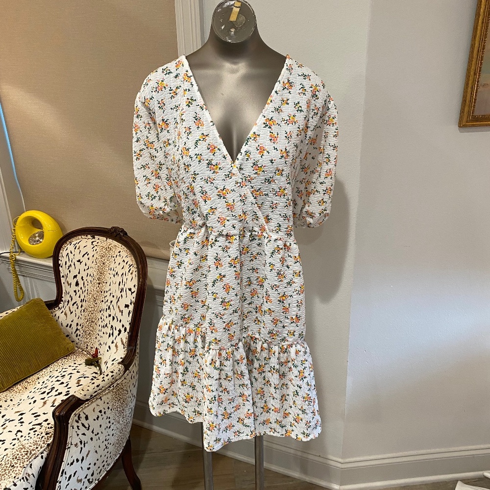 ASOS White size 18 Dress with Floral Pattern, Only worn a couple of twice!